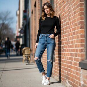 Frayed Jeans Tapered Boyfriend Mid Rise Size 25 Inseam 28" ripped jeans